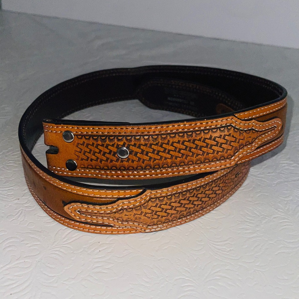 Nocona Belt Co. Men's Ostrich Print & Basketweave Tooled Leather Belt 
32"